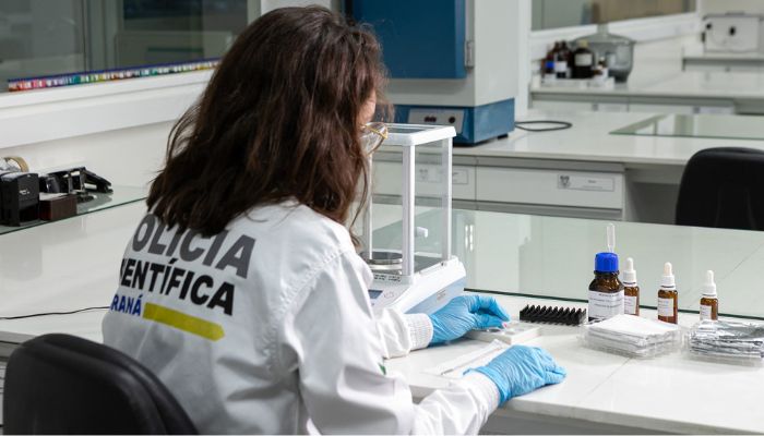 Foto: Polícia Científica PCP alcança 100% de acerto em teste de identificação de substâncias pelo quarto ano